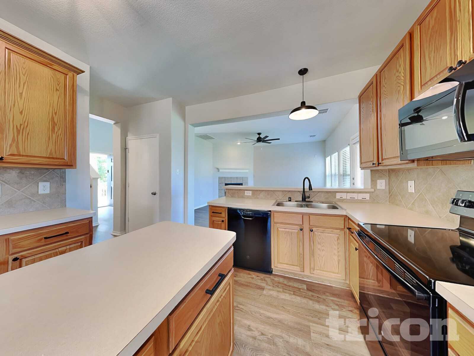 Building Photo - 1525 Trent Dr