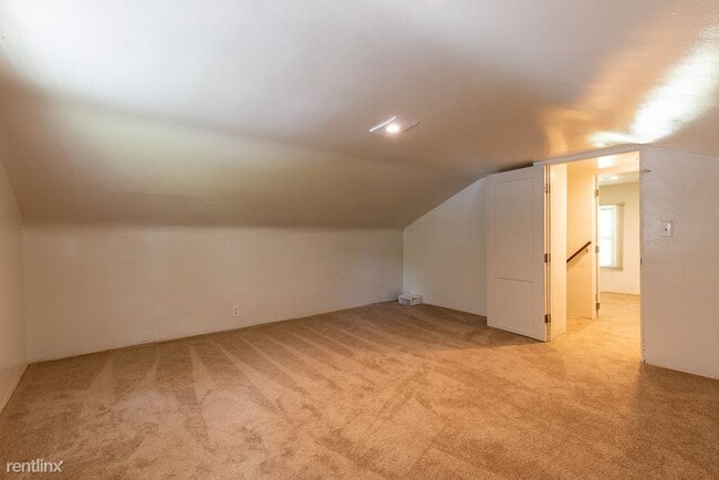 Building Photo - 3 br, 1 bath House - 23081 Springbrook Dr