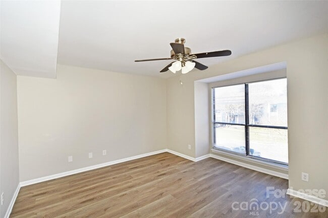Building Photo - 11185 Harrowfield Rd