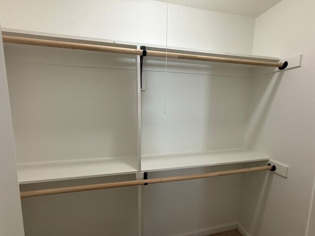 Building Photo - 1255 Valencia Ln