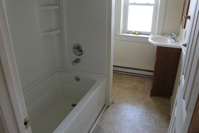 Building Photo - Semi Detached