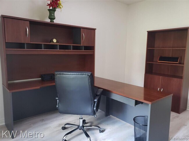 Building Photo - 1227 Letica Dr