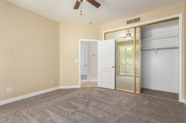 Building Photo - 10126 E Cochise Dr