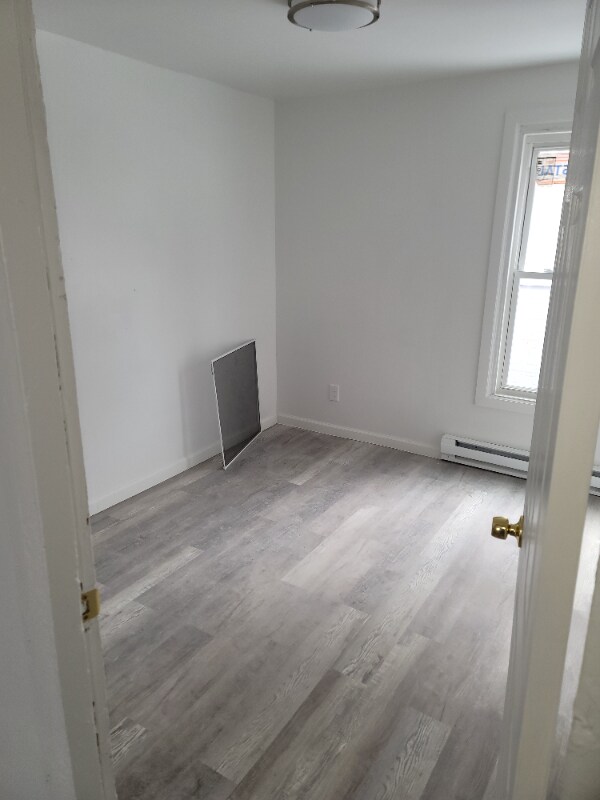 Building Photo - 129 Willow St