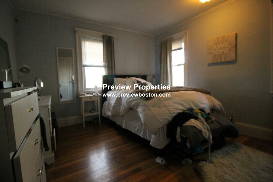 Building Photo - 169 Winchester St