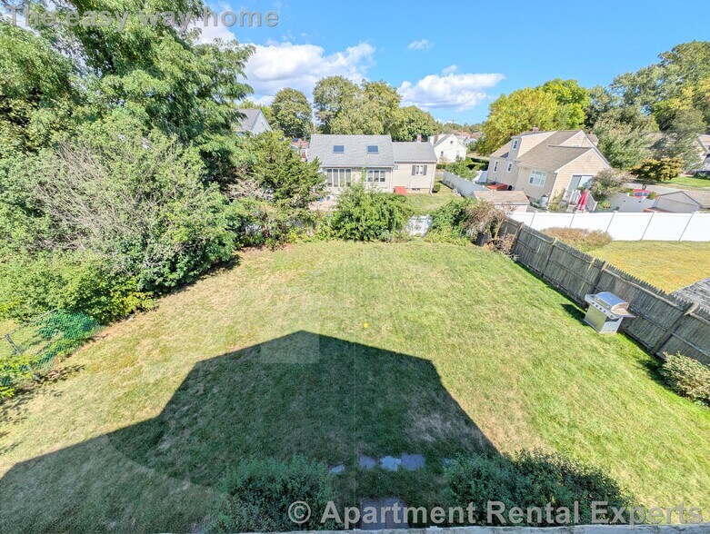 Building Photo - 7 Patrick St