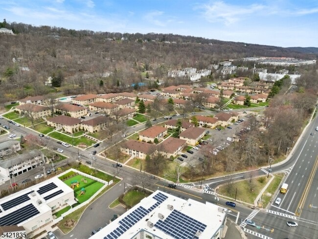 Building Photo - 401 US-22