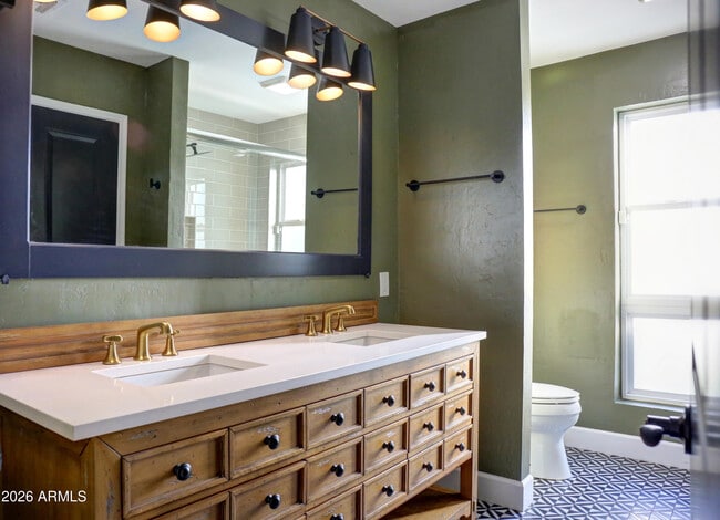 Building Photo - 2016 E State Ave