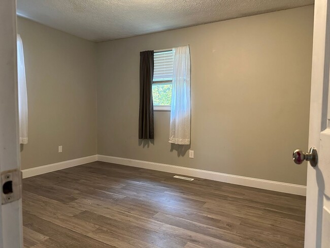 Building Photo - Mt. Pleasant Estates