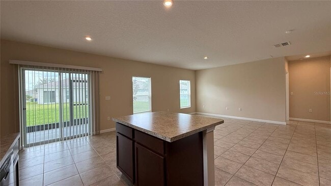 Building Photo - 1481 Haines Dr