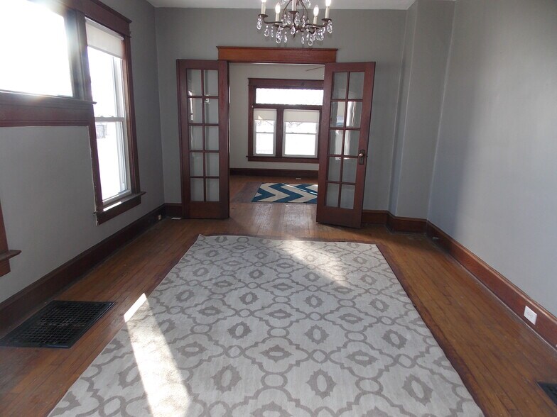 Building Photo - 3611 Maple St