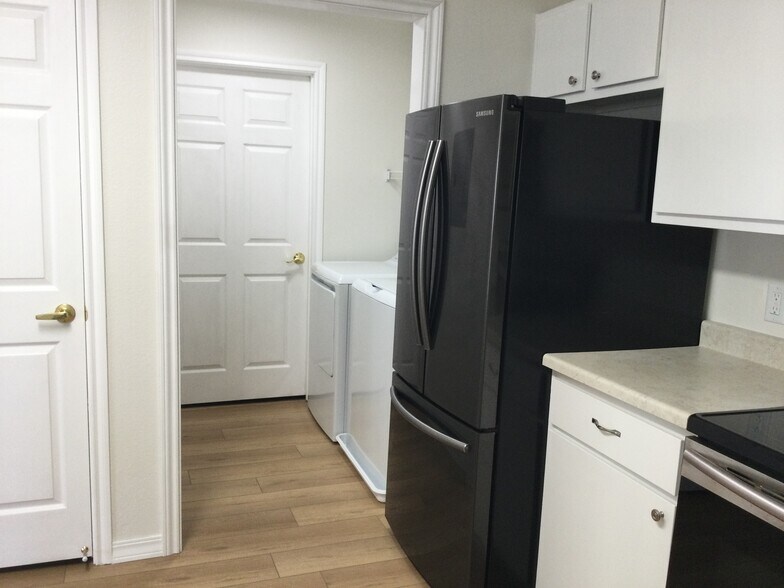 Building Photo - 12888 Ironstone Way