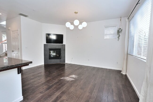 Building Photo - High Demand Park Place Home for Rent!