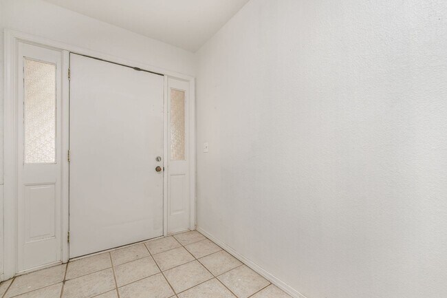 Building Photo - 3103 SW 27th Ave