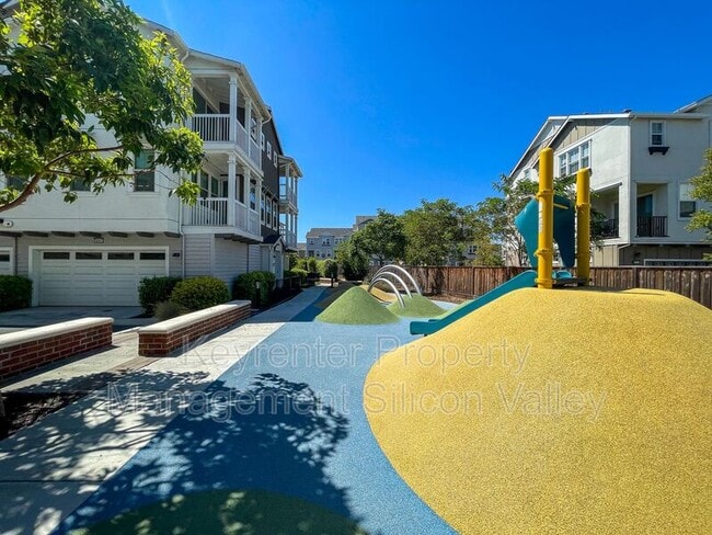 Building Photo - 37549 Willow St