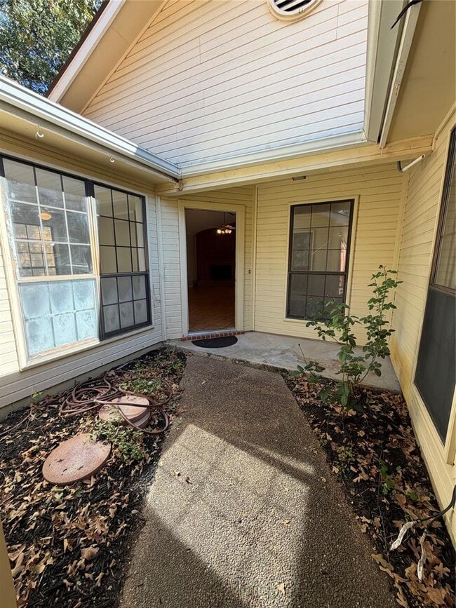 Building Photo - 718 Brazos St