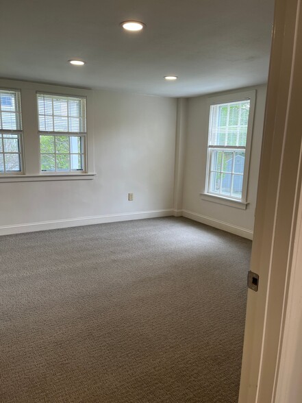 Building Photo - 14 Myrica Ave