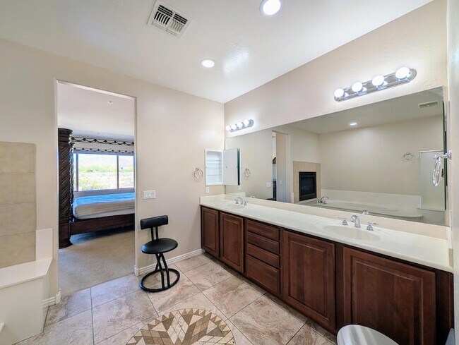 Building Photo - 27321 N Gidiyup Trail