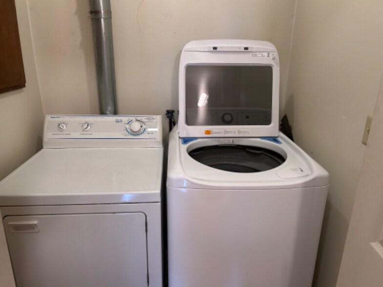 Building Photo - 263 Orrin St