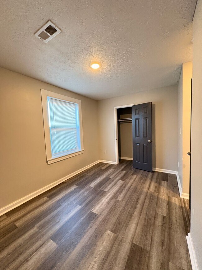 Building Photo - Live in Style without Breaking the Bank at Magnolias Living Apartments Washer & dryer in-unit