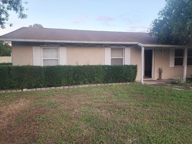 Building Photo - 1197 SW Heather St