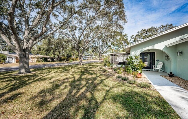 Building Photo - 969 Gulf View Blvd