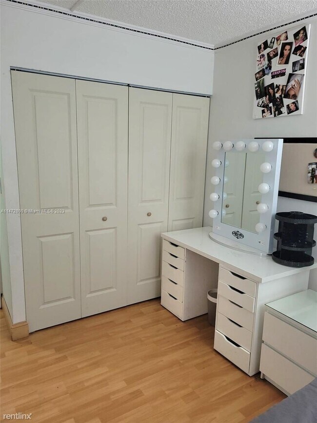 Building Photo - 3 br, 2 bath House - 20350 W Country Club ...