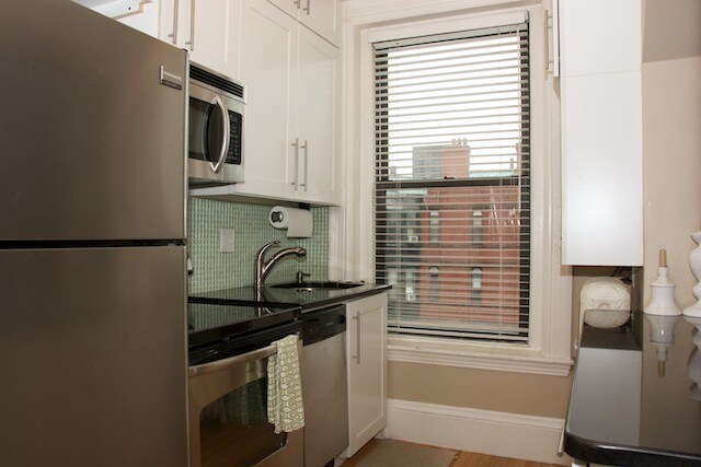 Building Photo - 421 Marlborough St