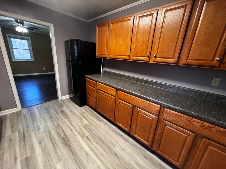 Building Photo - 157 N Redtown Rd