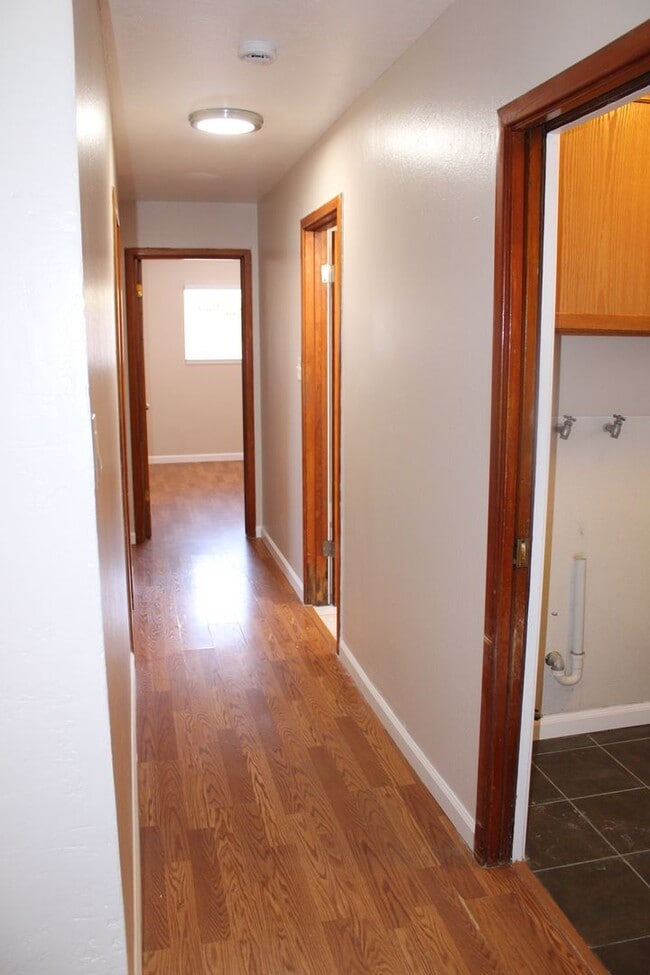 Building Photo - Three Bedroom, One Bathroom House in San Pablo with Laundry Room