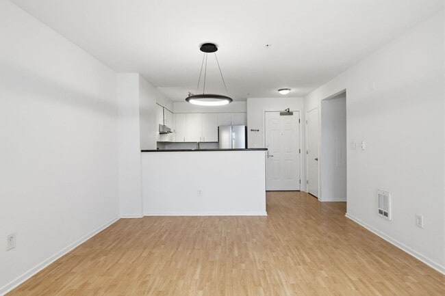 Building Photo - 8100 Oceanview Terrace