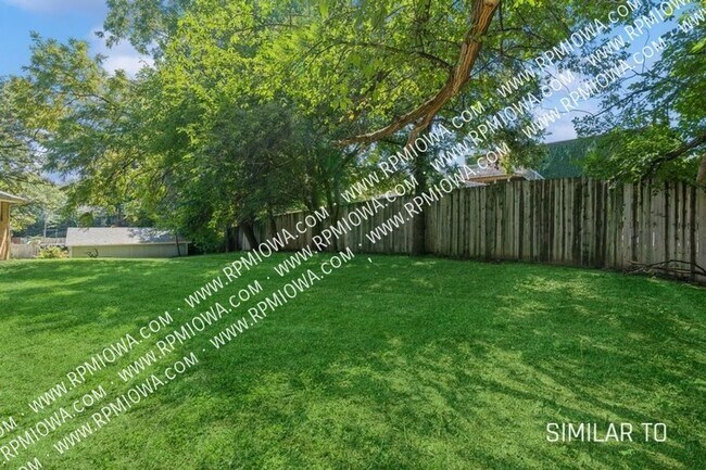 Building Photo - 3420 SW 8th St