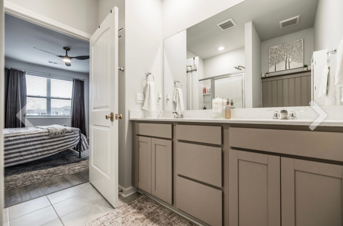 Building Photo - 7355 Lang Ave