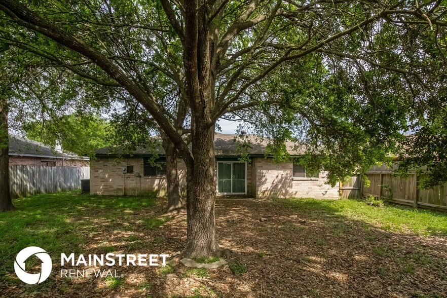 Building Photo - 18747 Denise Dale Ln
