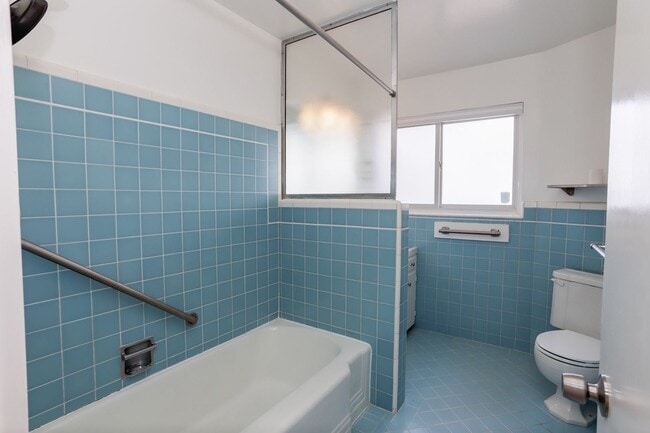 Building Photo - 3 Bed / 3 Bath + Bonus room pet friendly Millbrae home with pool on a 1/2 acre lot. YouTube tour!!