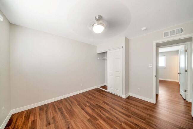 Building Photo - Great 6 Bedroom home near ASU with large BASEMENT