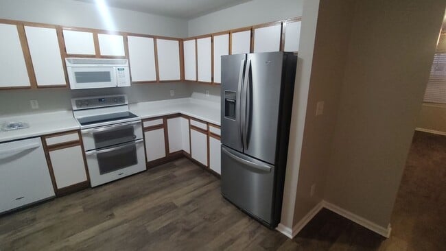 Building Photo - 90 Century Ct