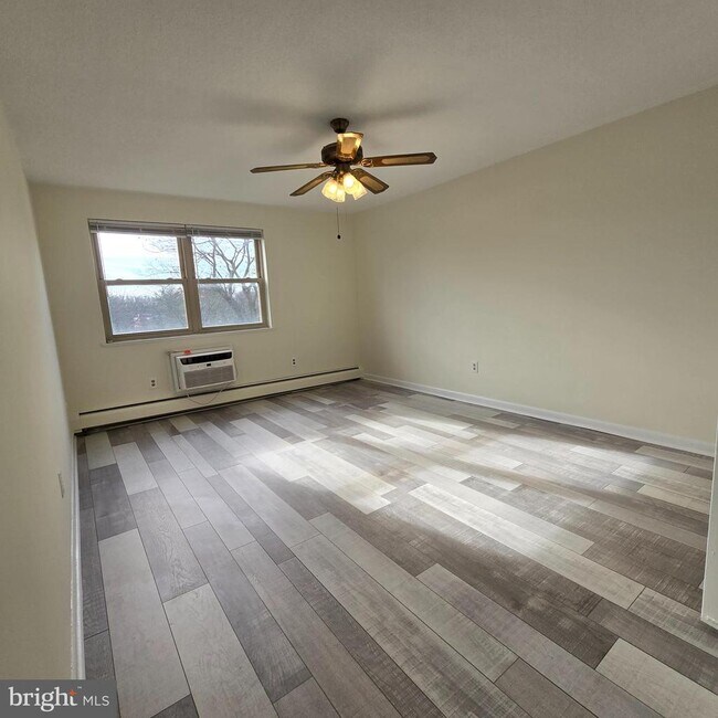 Building Photo - 111 Chestnut St