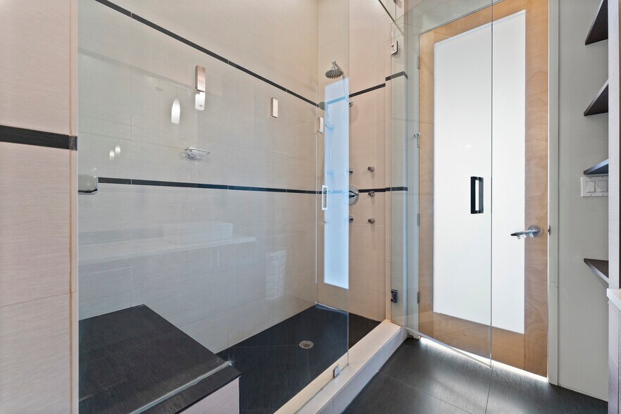 Building Photo - 2408 W Rice St