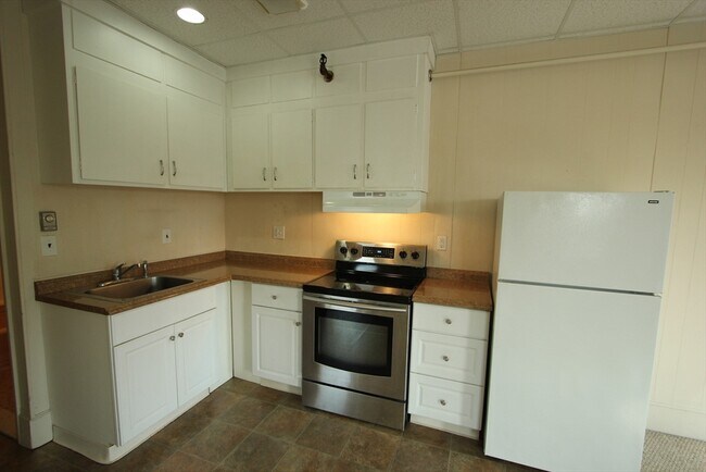 Building Photo - 18 E Central St