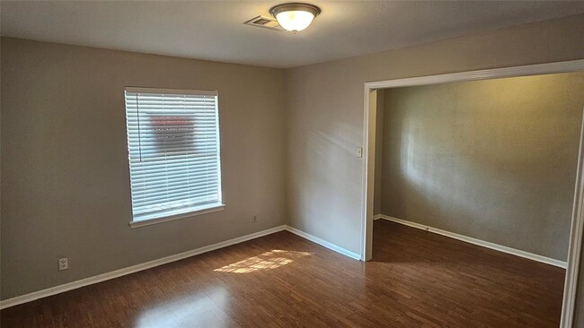 Building Photo - 7322 Ridge Oak Dr