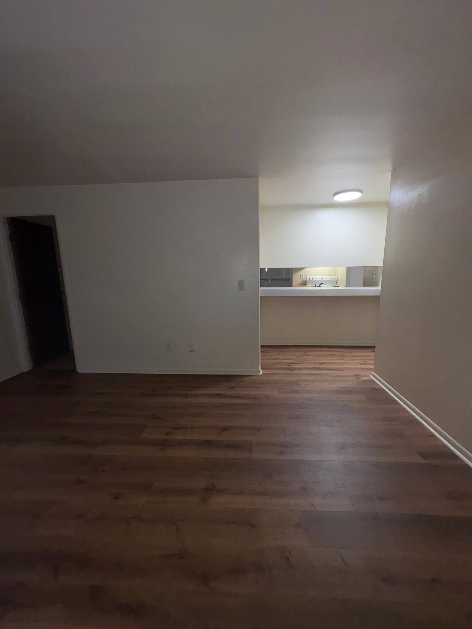 Family Room/Breakfast Bar - 5317 Greencroft Dr