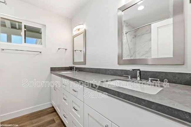 Building Photo - 315 Cerro St