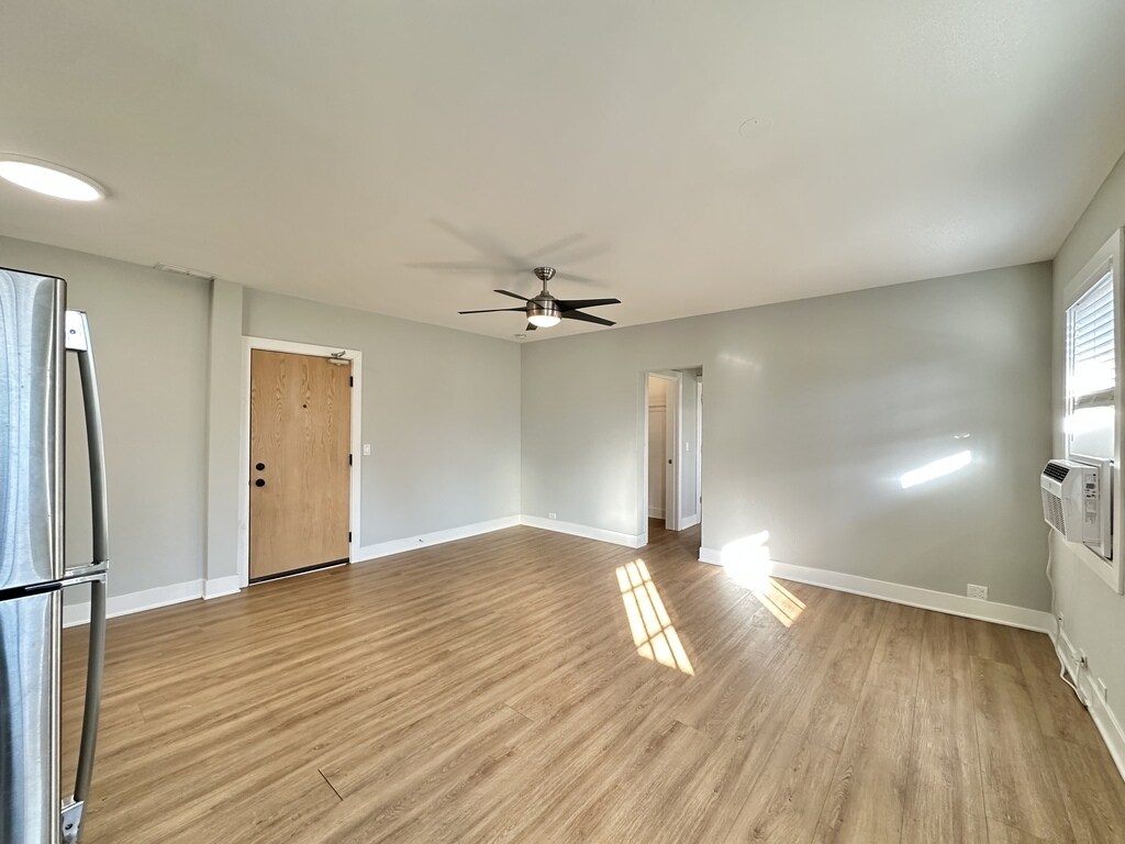 Building Photo - 735 Judson Ave