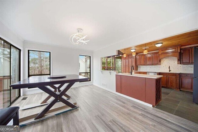 Building Photo - 530 Matterhorn Way