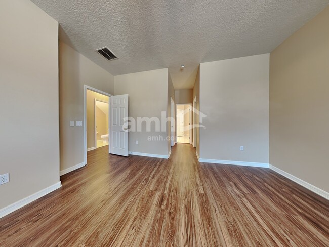 Building Photo - 8837 Royal Enclave Blvd