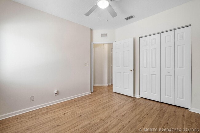Building Photo - 1161 Golden Lakes Blvd
