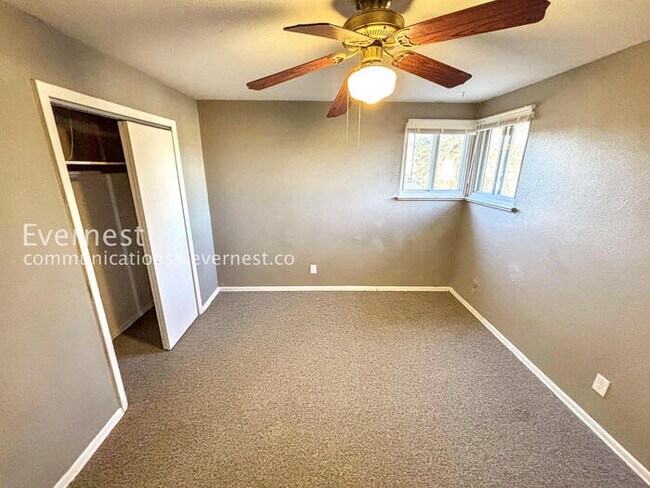 Building Photo - PROMO: Get $500 Off the First Month's Rent!3 Bed, 2 Bath Home with Garage / Available Now!
