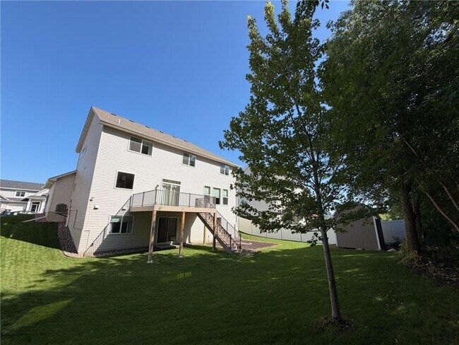 Building Photo - 5590 Upper 179th St W