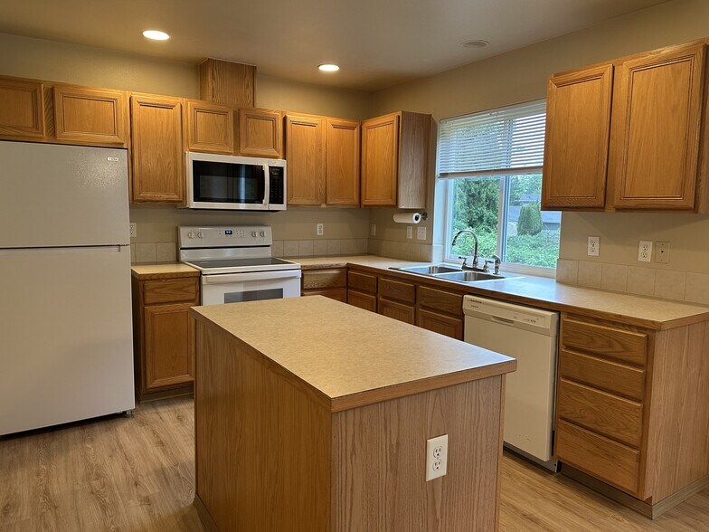 Building Photo - 16007 29th Avenue Ct E